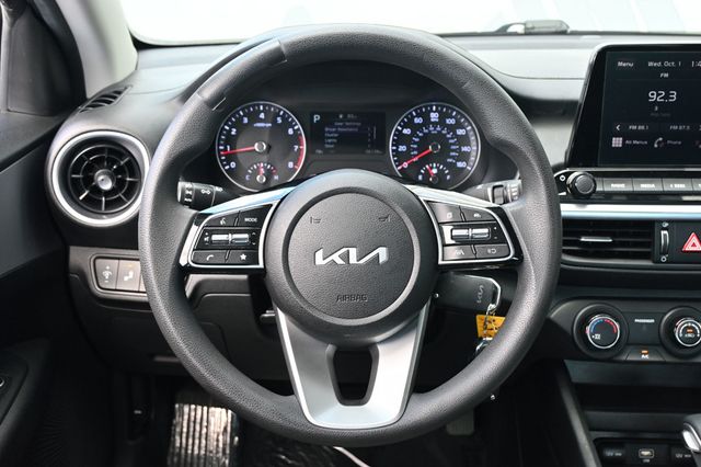 2023 Kia Forte LXS IVT - 22925507 - 8