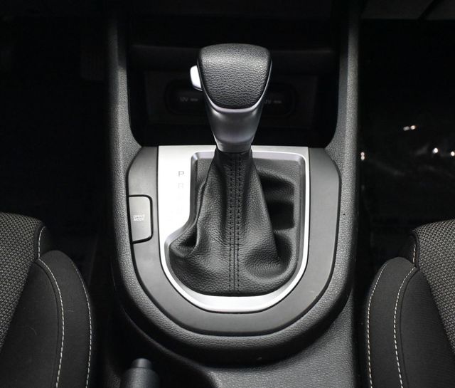 2023 Kia Forte LXS IVT - 23069680 - 15