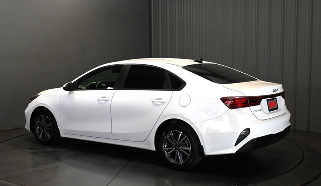 2023 Kia Forte LXS IVT - 23069680 - 6