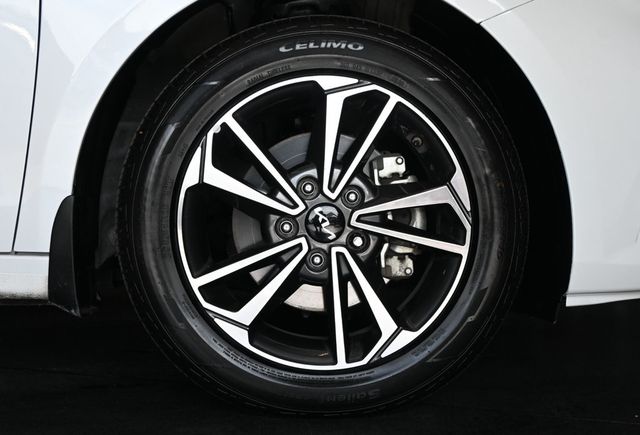 2023 Kia Forte LXS IVT - 23069680 - 8