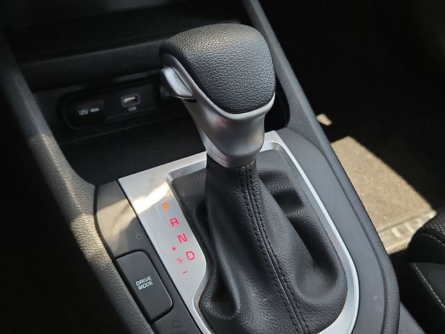 2023 Kia Forte LXS IVT - 23067388 - 11