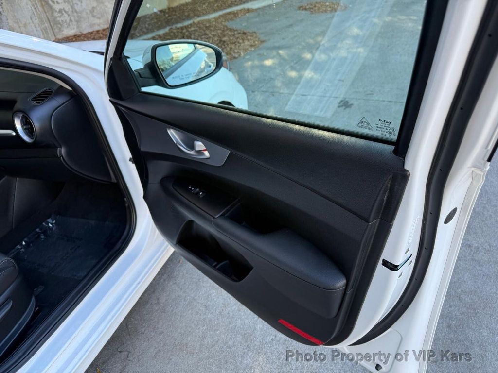 2023 Kia Forte LXS IVT - 22947047 - 11