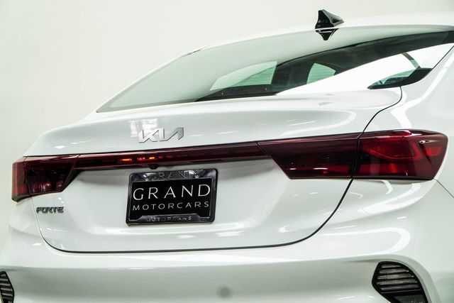 2023 Kia Forte LXS IVT - 22957152 - 12