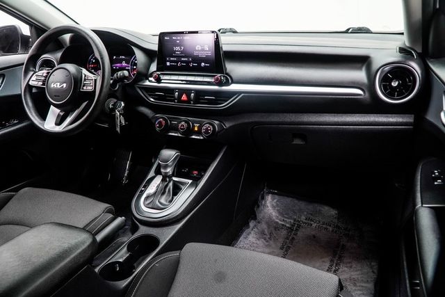 2023 Kia Forte LXS IVT - 22957152 - 16