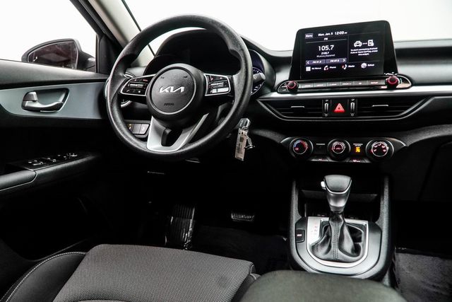 2023 Kia Forte LXS IVT - 22957152 - 18