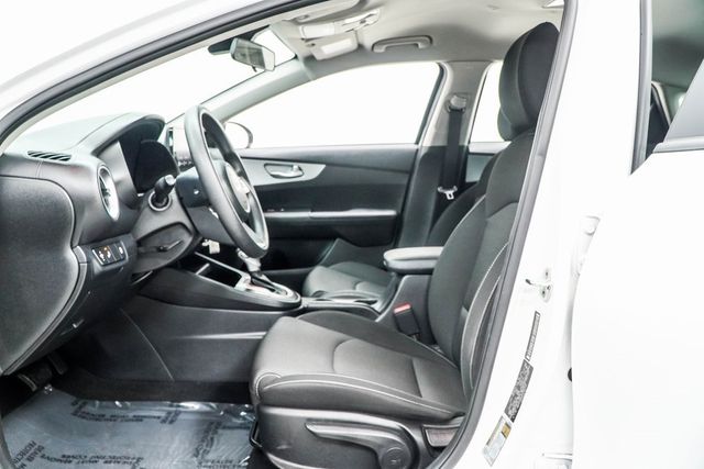 2023 Kia Forte LXS IVT - 22957152 - 35