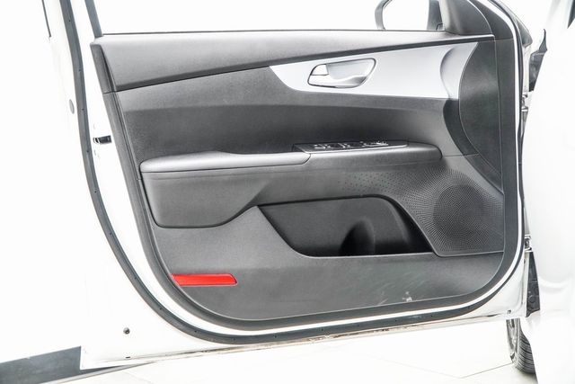 2023 Kia Forte LXS IVT - 22957152 - 38