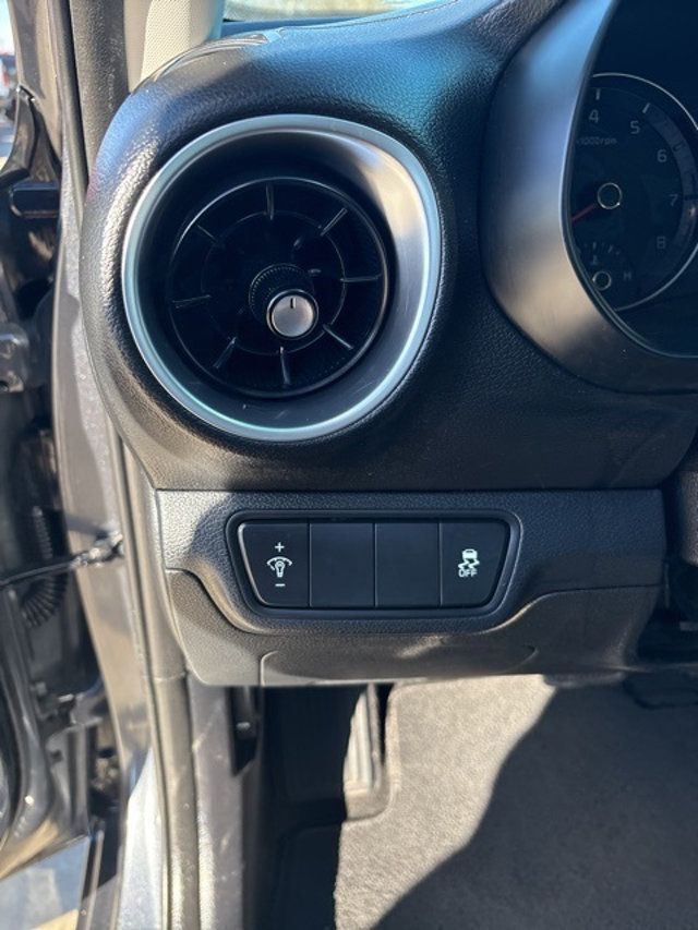 2023 Kia Forte LXS IVT - 22982188 - 9