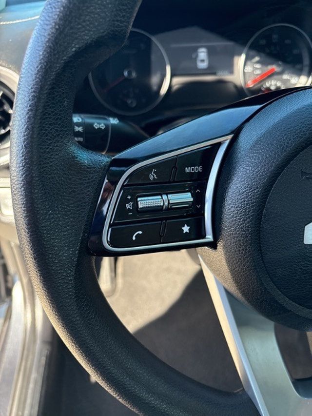 2023 Kia Forte LXS IVT - 22982188 - 10