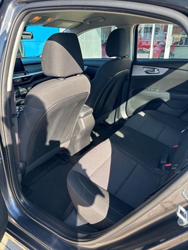 2023 Kia Forte LXS IVT - 22982188 - 15