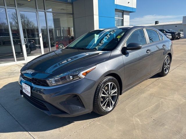 2023 Kia Forte LXS IVT - 22982188 - 1