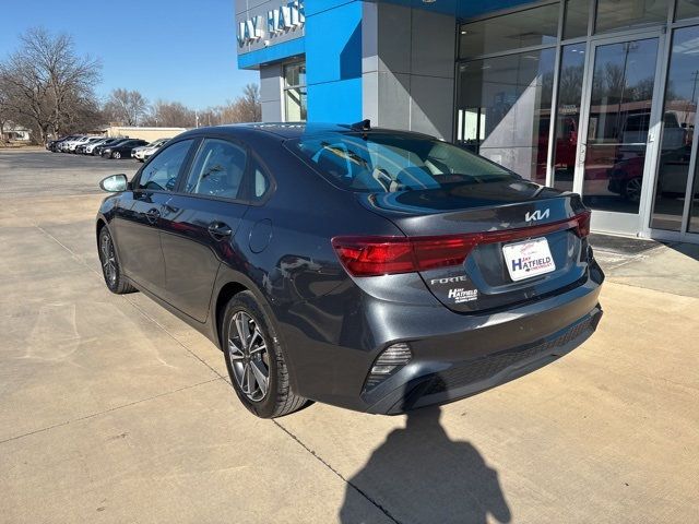 2023 Kia Forte LXS IVT - 22982188 - 2