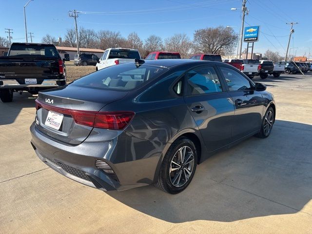 2023 Kia Forte LXS IVT - 22982188 - 4