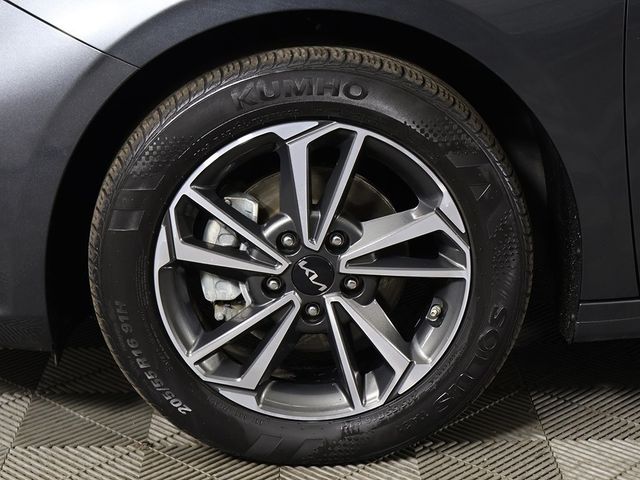 2023 Kia Forte LXS IVT - 22946653 - 18