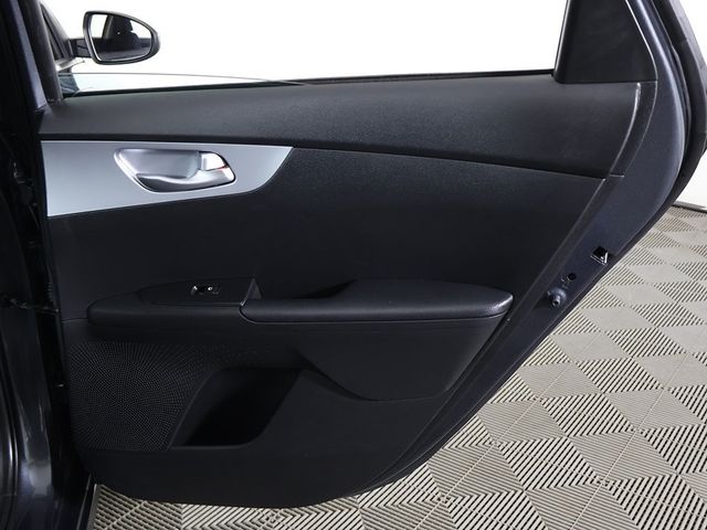 2023 Kia Forte LXS IVT - 22946653 - 22