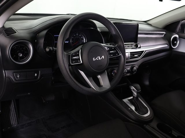 2023 Kia Forte LXS IVT - 22946653 - 23