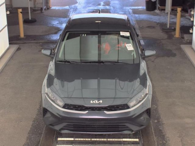 2023 Kia Forte LXS IVT - 22946653 - 2