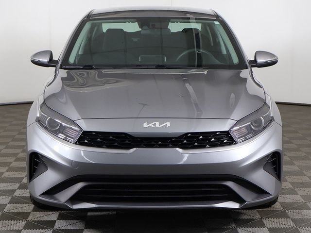 2023 Kia Forte LXS IVT - 22956434 - 9