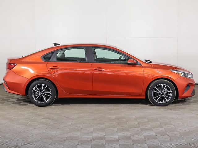 2023 Kia Forte LXS IVT - 22967539 - 16