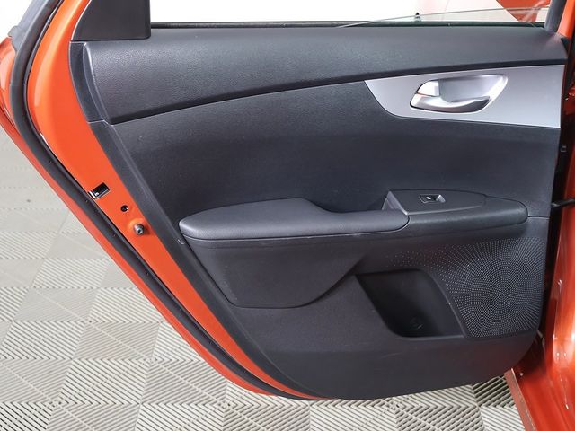 2023 Kia Forte LXS IVT - 22967539 - 22