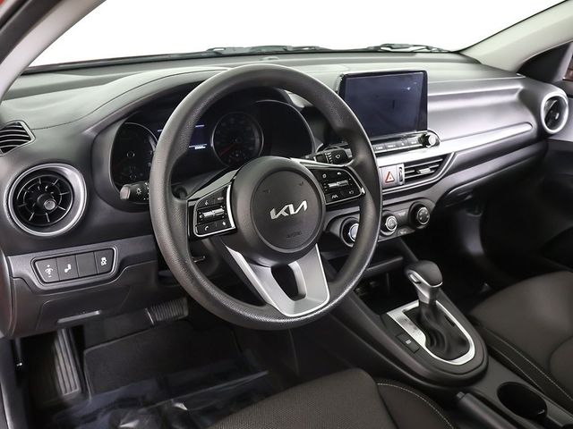 2023 Kia Forte LXS IVT - 22967539 - 24