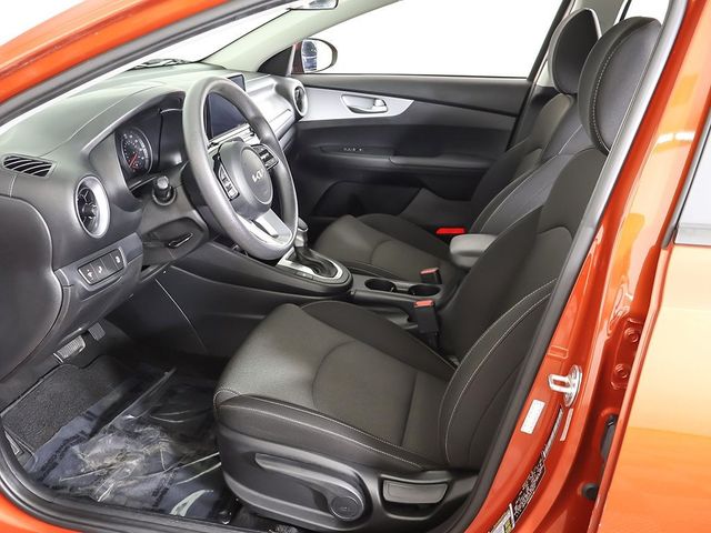 2023 Kia Forte LXS IVT - 22967539 - 28