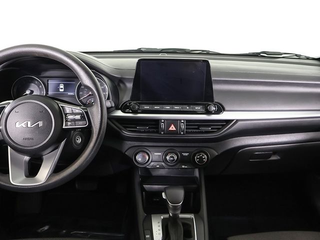 2023 Kia Forte LXS IVT - 22967539 - 32