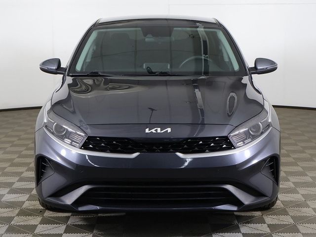 2023 Kia Forte LXS IVT - 22996677 - 9