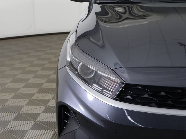 2023 Kia Forte LXS IVT - 22996677 - 11