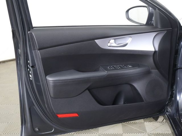 2023 Kia Forte LXS IVT - 22996677 - 20