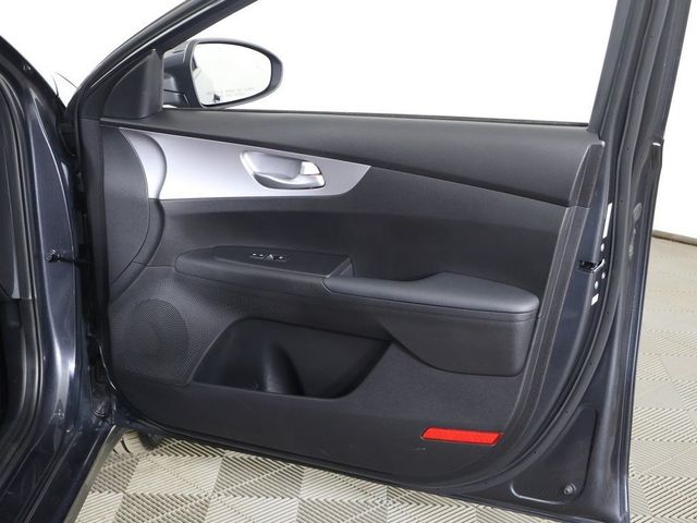 2023 Kia Forte LXS IVT - 22996677 - 21