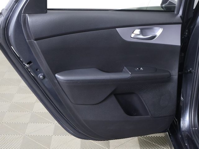 2023 Kia Forte LXS IVT - 22996677 - 22