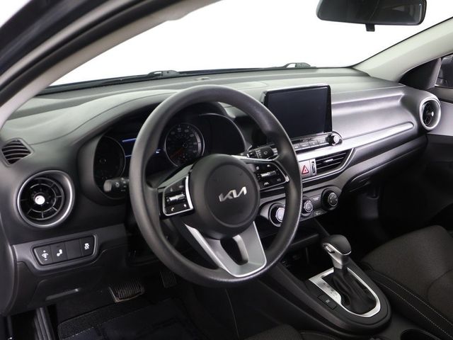 2023 Kia Forte LXS IVT - 22996677 - 24