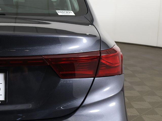 2023 Kia Forte LXS IVT - 22997575 - 14