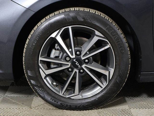 2023 Kia Forte LXS IVT - 22997575 - 19