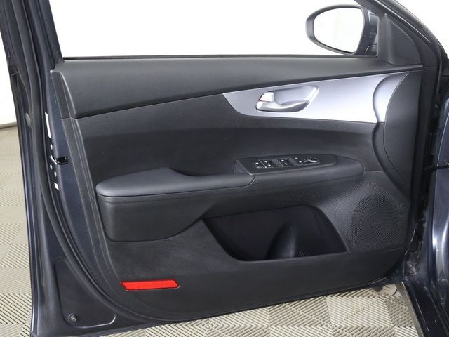 2023 Kia Forte LXS IVT - 22997575 - 20