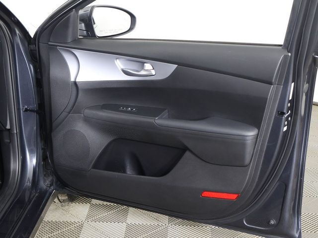 2023 Kia Forte LXS IVT - 22997575 - 21