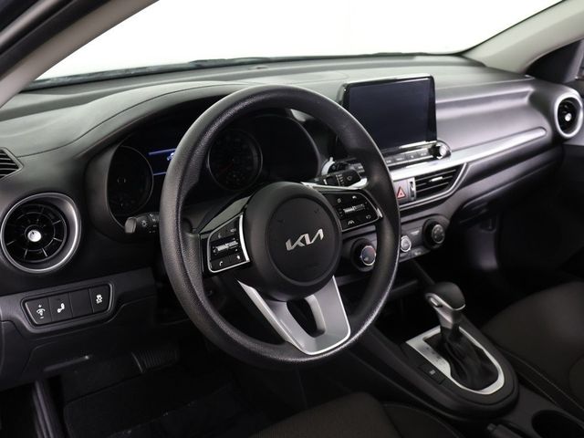 2023 Kia Forte LXS IVT - 22997575 - 24