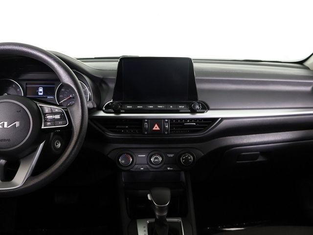 2023 Kia Forte LXS IVT - 22997575 - 31