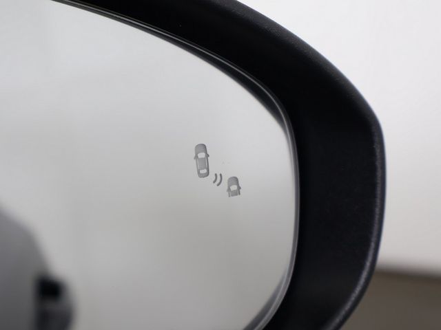 2023 Kia Forte LXS IVT - 22997575 - 32