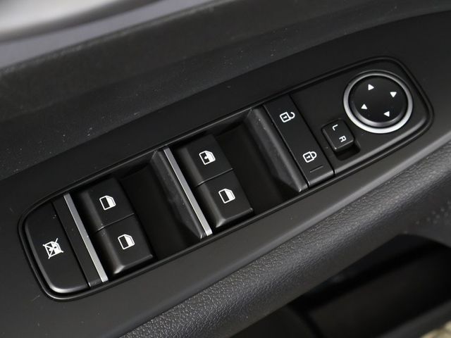 2023 Kia Forte LXS IVT - 22997575 - 33