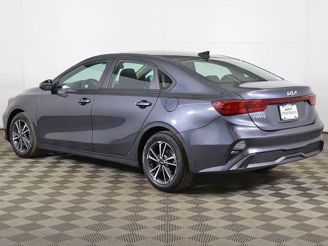 2023 Kia Forte LXS IVT - 22997575 - 7