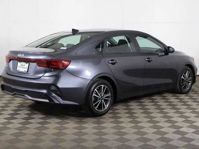 2023 Kia Forte LXS IVT - 22997575 - 8