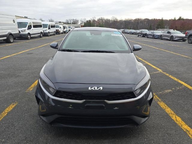 2023 Kia Forte LXS IVT - 22998122 - 2