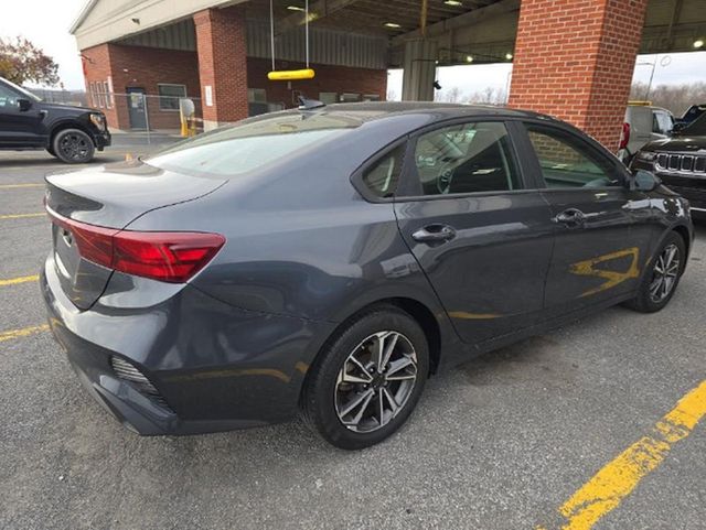 2023 Kia Forte LXS IVT - 22998122 - 3