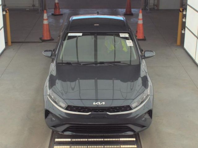 2023 Kia Forte LXS IVT - 23010856 - 2