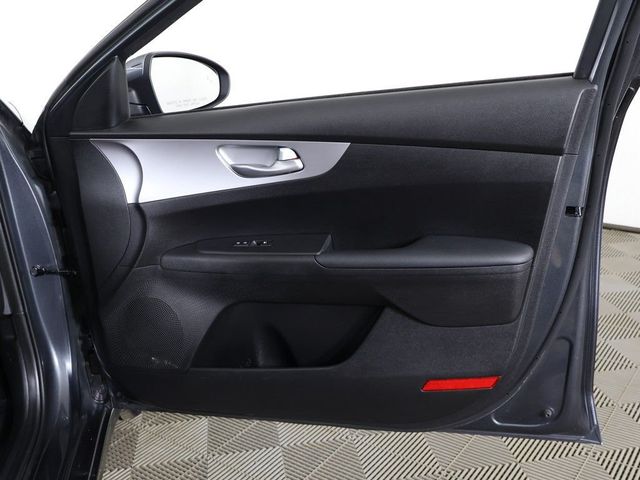 2023 Kia Forte LXS IVT - 23016755 - 22