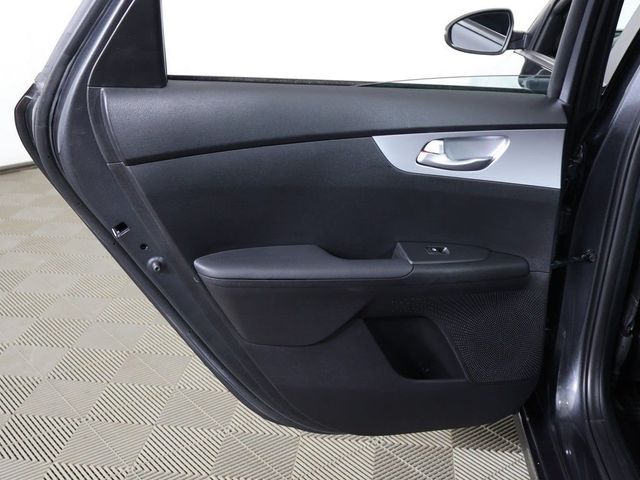 2023 Kia Forte LXS IVT - 23016755 - 23