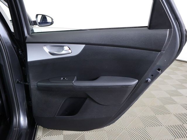 2023 Kia Forte LXS IVT - 23016755 - 24