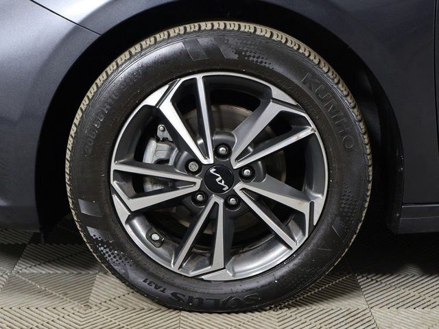 2023 Kia Forte LXS IVT - 23028332 - 19